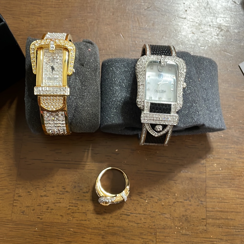 Victoria Wieck Buckle Watches And Buckle Ring 75$